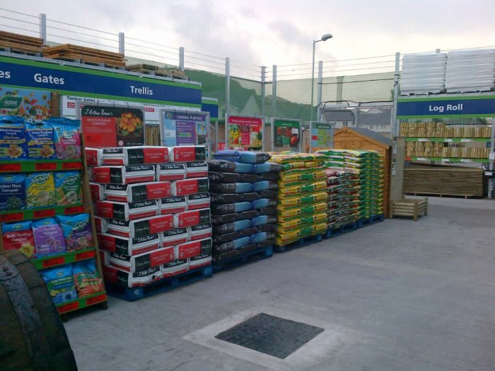 B&M Lifestyle B&M Opens Brand New Port Glasgow Store with VIP Help