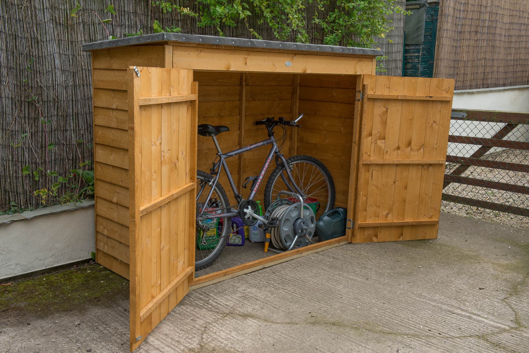 5 Types of Outdoor Storage Unit for The Modern Garden B&M Lifestyle