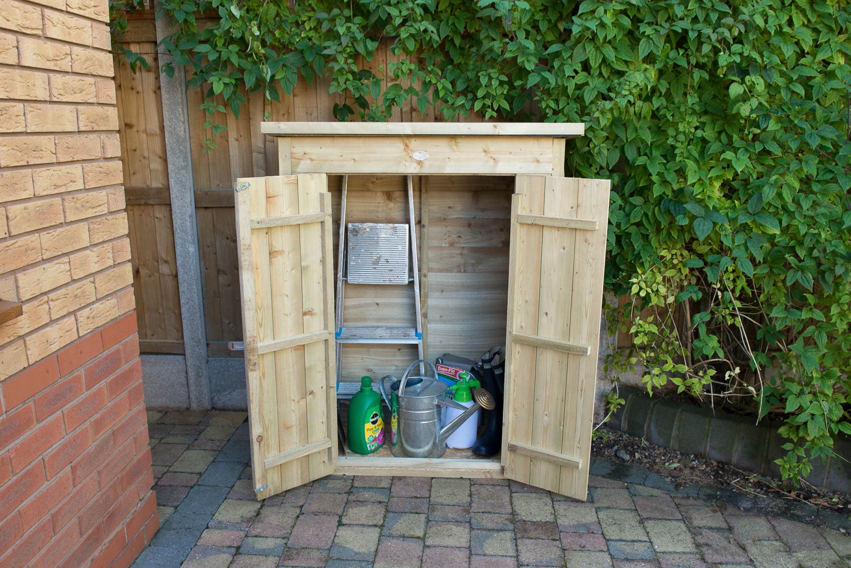 5 Types of Outdoor Storage Unit for The Modern Garden B&M Lifestyle