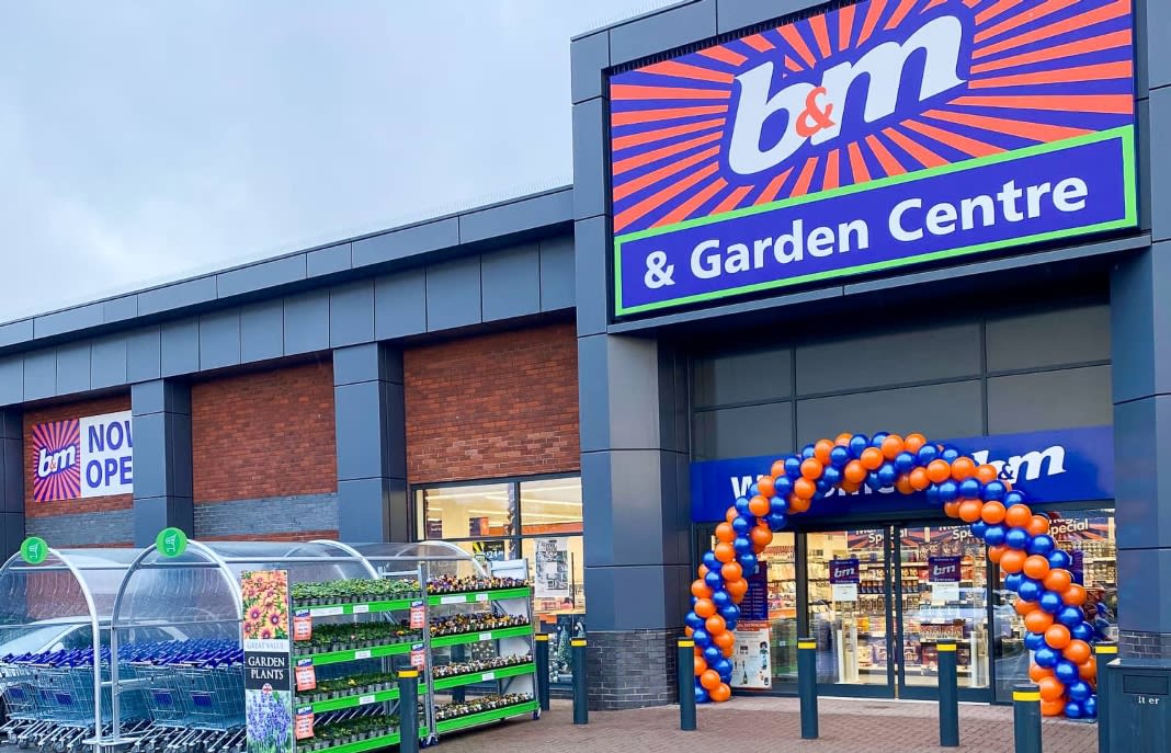 Exeter Food Bank Unveil Brand New B&M Store B&M Stores