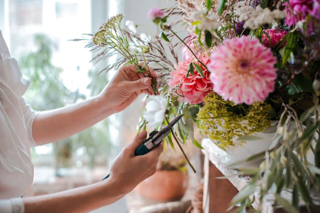 How to Keep Flowers Fresh 5 Top Tips Flower Care Tips B&M Stores
