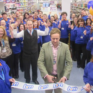 Our Driffield store being opened by the Mayor of Driffield Mr Matt Rogers who gratefully received £250 worth of B&M vouchers for his chosen charity.