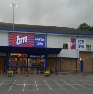 The new B&M Cardigan store front.