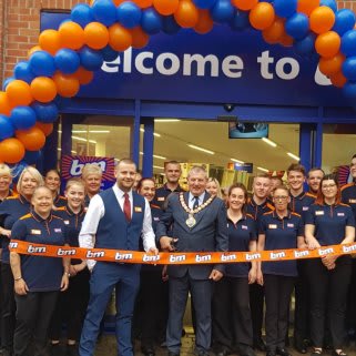 Mayor of Redcar & Cleveland, Billy Wells cuts the ribbon to officially open B&M's Redcar store.
