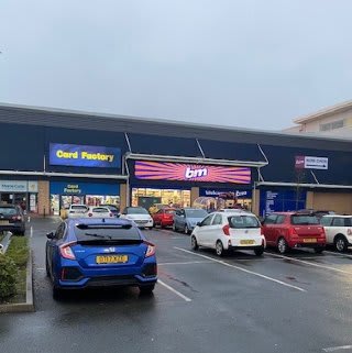 B&M's newest store opened its doors on Thursday (28th November 2019) in Hednesford. The B&M Store is located near to the town centre at Victoria Shopping Park.