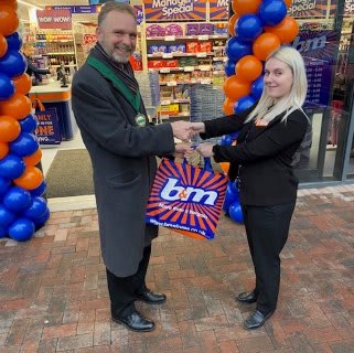 146-hednesford-store-relocation-mayor.jpg