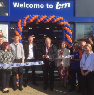 Charlton Store Opening with Mayor Mick Hayes and Steve Johnston of South London Special League.
