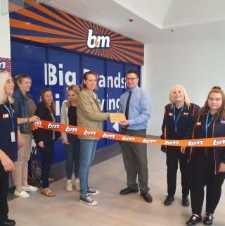 Store staff at B&M's new store in Halesowen were delighted to welcome representatives from Phase Trust, the store's chosen charity for opening day. The charity received £250 worth of B&M vouchers for taking part in B&M's special day.