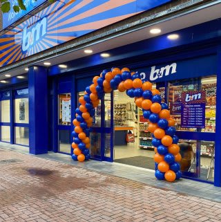 213-bandm-worksop-store-front
