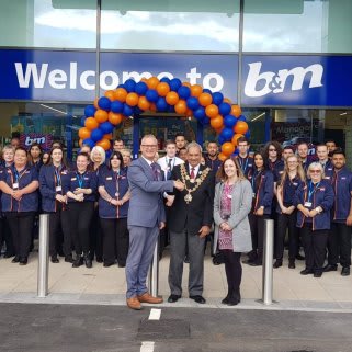 Store staff at B&M's new store in Sheldon were delighted to welcome Lord Mayor Mohammed Azim and Charlotte Dowling from Birmingham St Mary’s Hospice. The hospice received a donation of £250 worth of B&M vouchers for taking part in B&M's special day, while Lord Mayor Azim cut the ribbon to officially open the store.