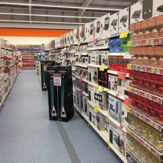 There's plenty of tech to get your teeth into at B&M's new Stenhousemuir store.