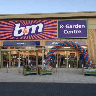 B&M's newest store opened on Tryst Road in Stenhousemuir, just a short distance from its previous location on Hallam Road.