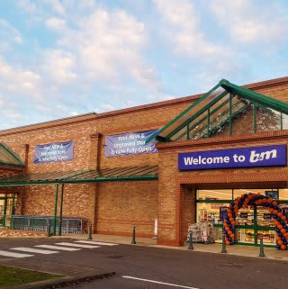 301-bandm-beverley-store-storefront