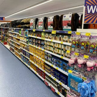 317-bandm-st-helens-peasley-retail-park-store-317-01