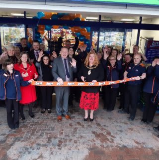 Store staff at B&M's new store in Warrington were delighted to welcome local mayor, Councillor Wendy Johnson who cut the ribbon to officially open the store. Local charity St. Rocco's Hospice joined the mayor as special guests for the morning, receiving £250 in B&M vouchers as a thank you for their hard work in the community.