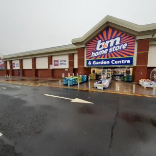 B&M's newest store opened its doors on Wednesday (28th February 2020) in Warrington. The B&M Store has relocated from Unit 6 Riverside Retail Park, to its new home at Unit 1.