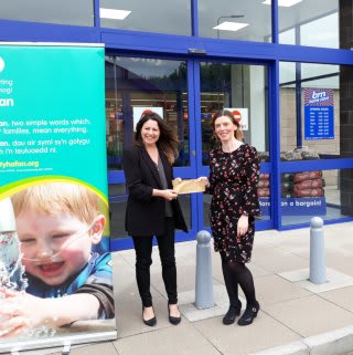 Natalie from the Ty Hafan Children’s Hospice was B&M's special guest at its latest store opening in Culverhouse Cross, Cardiff. She accepted £250 worth of B&M vouchers on behalf of the charity.