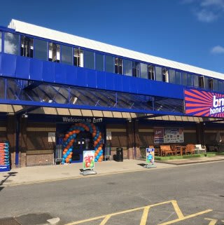B&M Ringway in Preston has enjoyed recent refurbishment works, expanding the store and now featuring Frozen and Chilled sections.