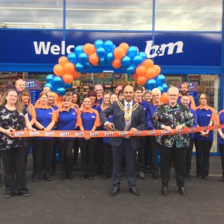 Local Mayor, Councillor Shadab Qumer was B&M's special guest at the Chadderton store opening, as was Layla and Cotton, representatives from local charity Pennine Pen. The charity gratefully received £250 worth of B&M vouchers.