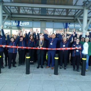 Store staff at B&M's new store in Dundee were delighted to welcome Lord Provost Ian Brothwick who cut the ribbon to officially open the store.