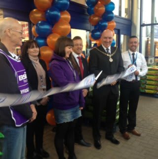 Dumbarton staff were joined by Deputy Provost John Millar and Erskine Proud to Care Charity who cut the ribbon at the store opening. Erskine received £250 of B&M vouchers towards their fundraising efforts, as a gesture of thanks.