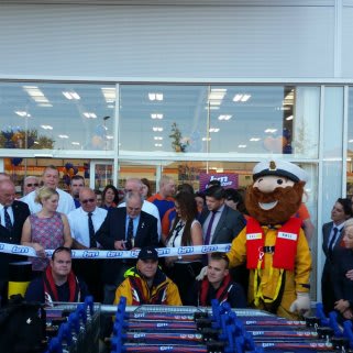 Staff at B&M Devon were proud to welcome Roy Cousins -recently retired volunteer of RNLI after 40 years' service- who cut the ribbon at the store opening.