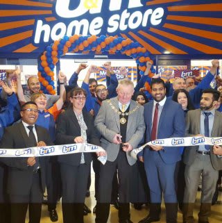 The new Barking B&M Homestore being opened by the Mayor, Councillor Simon Bremner and the Osborne Partnership Charity