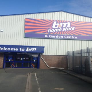 The exterior of the B&M Pembroke Dock Homestore on opening day.