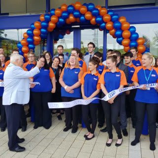 B&M Anglia being formally opened by Deputy Mayor Roger Fern along with representatives from the Lighthouse Women’s Aid.