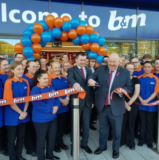 Mayor of Liverpool, Councillor Joe Anderson was at B&M's new store on Great Homer Street to cut the ribbon.