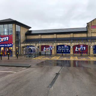 B&M's newest store opened in Clayton, West Yorkshire on Thursday (1st November 2018). The store is located on Town End Road and is the first B&M to open in the village.