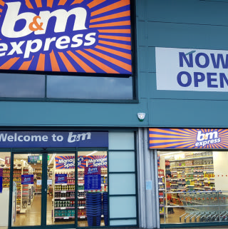 B&M's newest store opened in Speke on Saturday (20th October 2018). The store is located at The Speke Centre (opposite the Jaguar Land Rover factory).