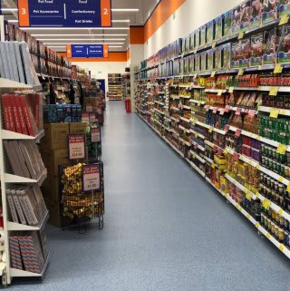 624-gipsy-lane-luton-store-opening-first-aisle