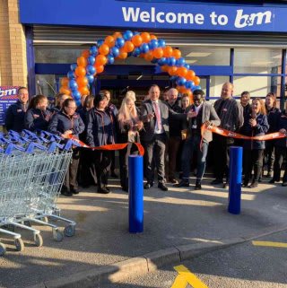 Store staff celebrated the official opening of their new store in Kirkby-in-Ashfield on Wednesday (27th February 2019), cutting the ribbon on another new B&M store.