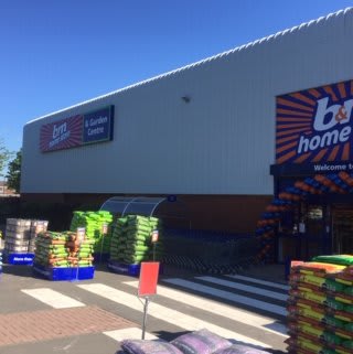 B&M's newest store opened its doors on Friday (24th May 2019) in Newcastle-upon-Tyne. The B&M Home Store & Garden Centre is located in the Kingston Park area, on Brunton Lane.