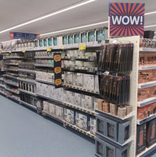 B&M's brand new store in Lichfield stocks a huge range of quality kitchen essentials, like dinner sets and tableware. We sell kitchen bins, storage and tea towels too!
