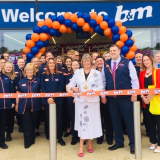 Store staff at B&M's new store in Lichfield were delighted to welcome local mayor, Councillor Deborah Baker and local charity South Staffordshire Mental Health Network. The charity received £250 worth of B&M vouchers for taking part in B&M's special day, while Mayor Baker cut the ribbon to officially open the store.