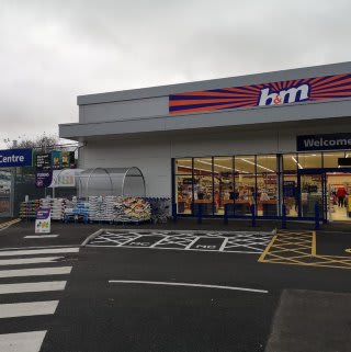 B&M's newest store opened its doors on Saturday (22nd October 2019) in Cowdenbeath. The B&M Store & Garden Centre is located near to the town centre on High Street.