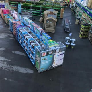 B&M's brand new store in Cowdenbeath boasts an extensive Garden Centre range; everything from fencing and aggregate, to planters and sheds.