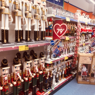B&M's brand new store in Portsmouth stocks a beautiful Christmas range, everything from decorations, lights and Christmas trees, to gift bags wrapping paper, selection boxes and much more!