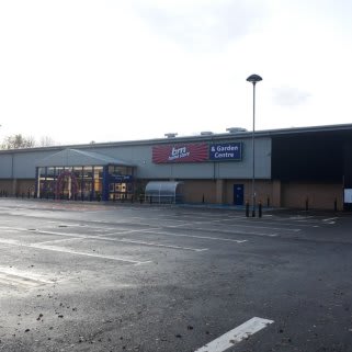 B&M's newest store opened its doors on Wednesday (13th November 2019) in Brecon. The B&M Store is located near to the town centre at Brecon Enterprise Park.