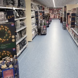 B&M's brand new store in Brecon stocks a charming range of bedding, including duvet covers, complete bed sets, pillow cases, mattress protectors and much more!
