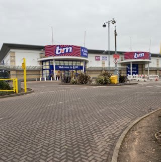 B&M's newest store opened its doors on Saturday (7th March 2020) in Stechford, Birmingham. The B&M Home Store & Garden Centre is located at Stechford Retail Park.