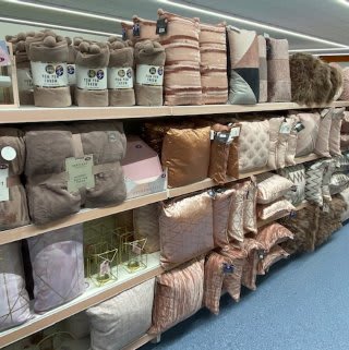 B&M's brand new store in Stechford stocks a stunning range of soft furnishings for the home, including cushions, covers, throws, blankets and more!