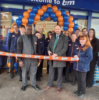 Store staff at B&M's new store in Prestonpans invited representatives from The Scottish Battlefield Trust to cut the ribbon to officially open the store. The charity received £250 in B&M vouchers as a thank you for their continued hard work in the community.