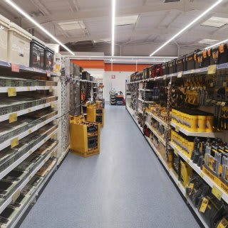 B&M's brand new store in Kidderminster (Spennells) stocks a huge DIY range for all your home improvement needs.