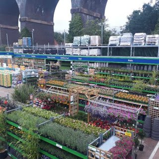 B&M's brand new store in Kidderminster (Spennells) boasts an extensive Garden Centre range; everything from fencing and aggregate, to planters and sheds.