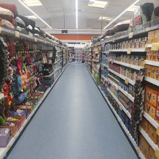B&M's brand new store in Kidderminster (Spennells) stocks an amazing and ever-changing pet range, from dog and cat food to toys and pet bedding.