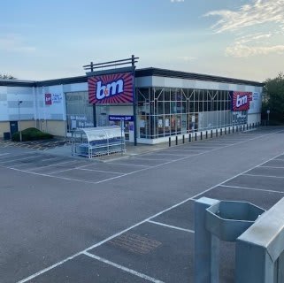 B&M's newest store opened its doors on Monday (10th August 2020) in Tunbridge Wells. The B&M Store is located to the north east of the town centre at North Trading Estate.