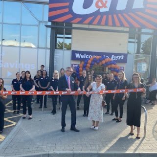 Store staff at B&M's new store in Tunbridge Wells were delighted to welcome Sarah Jane from the A&E department at Pembury Hospital. Sarah and her team were the store's chosen Local Heroes for opening day, receiving £250 worth of B&M vouchers in recognition of their dedication and hard work in the community.